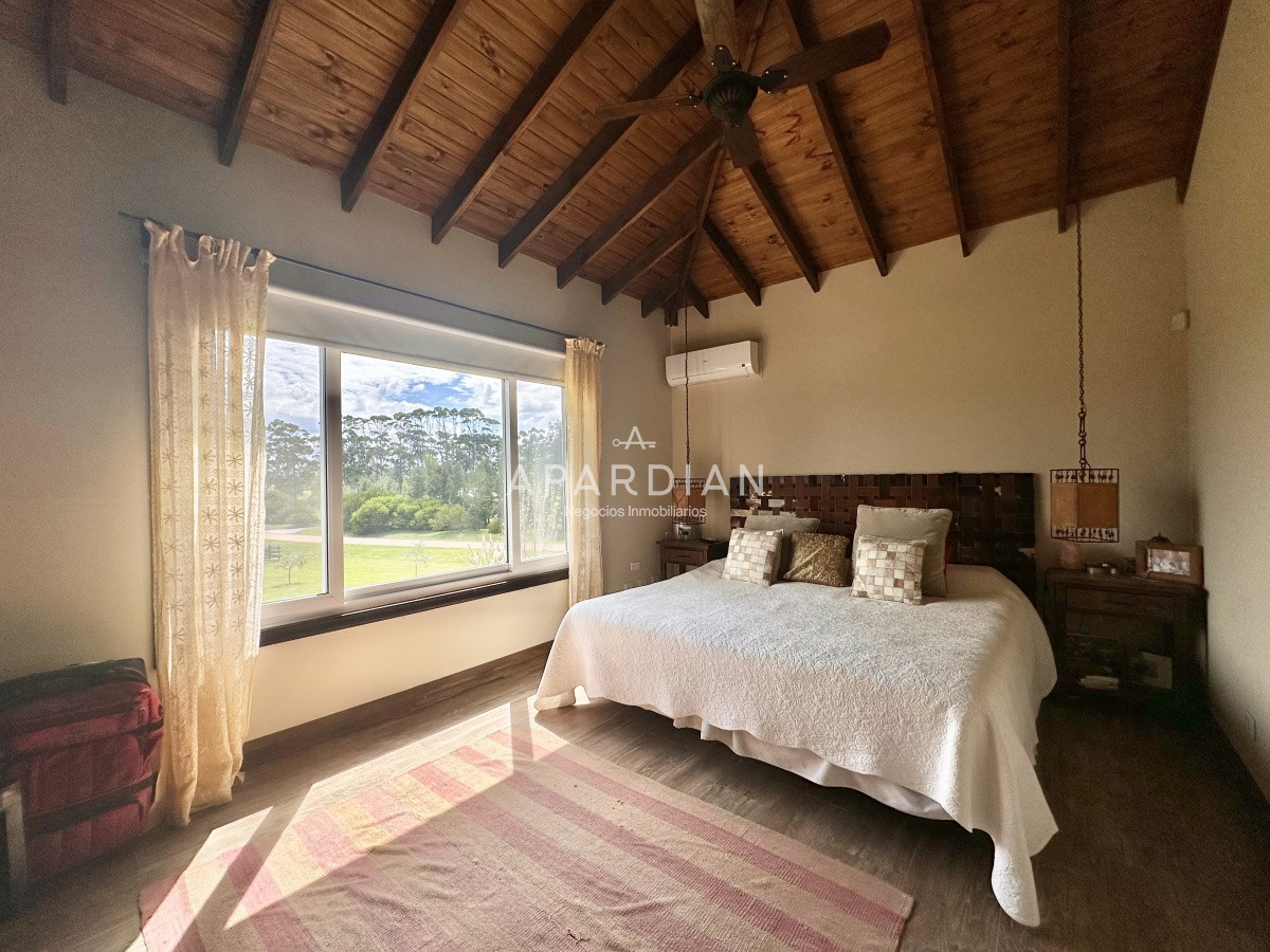 Casa ID.21097039 - Casa de cuatro dormitorios en venta en Barrio Privado El Quijote, La Barra.