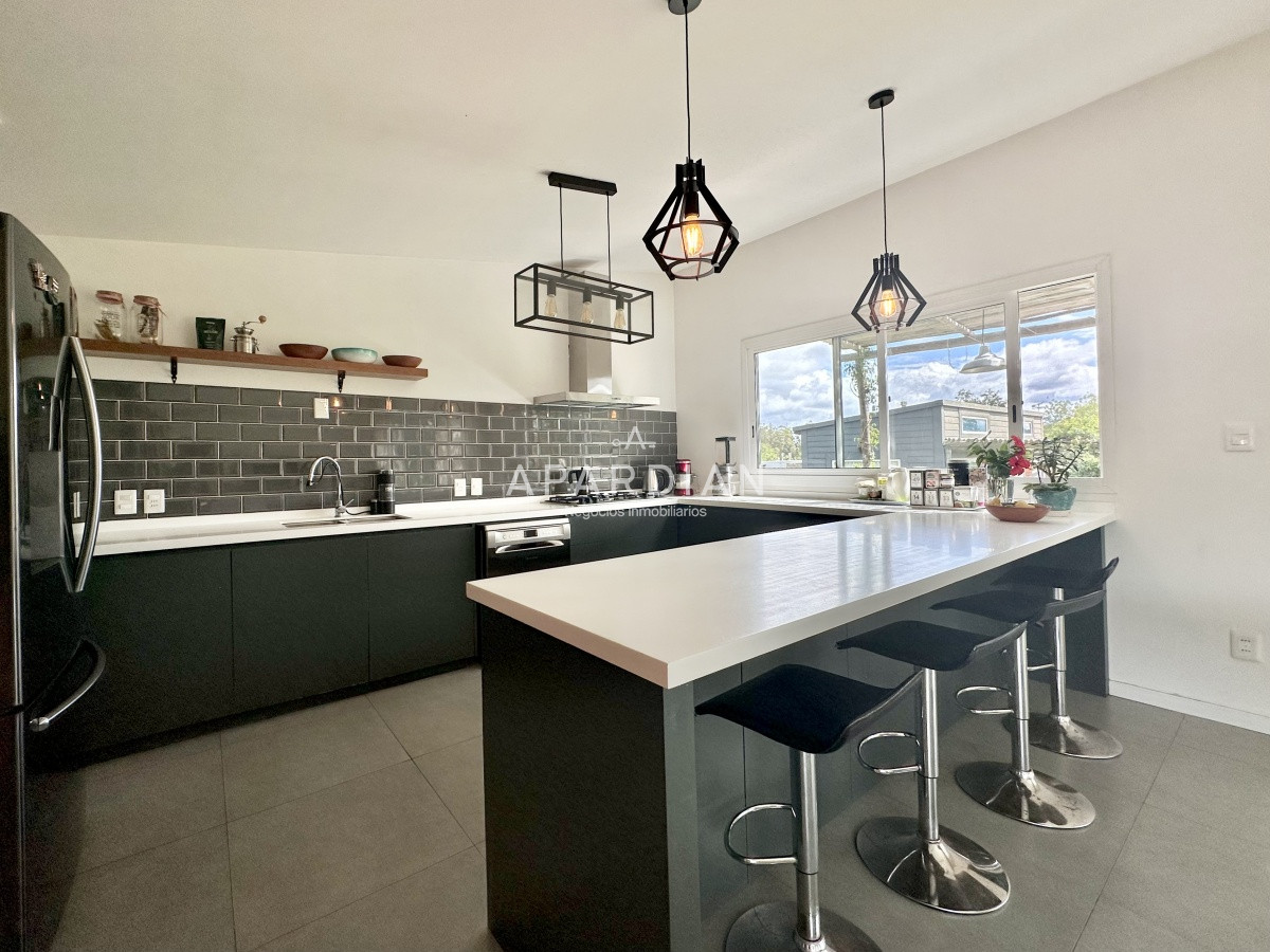 Casa ID.21097039 - Casa de cuatro dormitorios en venta en Barrio Privado El Quijote, La Barra.