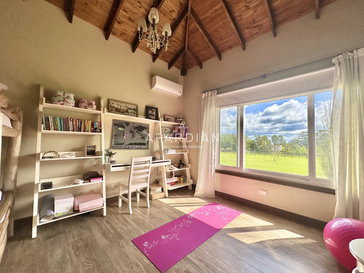 Casa ID.21097039 - Casa de cuatro dormitorios en venta en Barrio Privado El Quijote, La Barra.