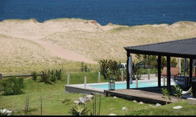 Las Grutas Punta Ballena Excelente casa sobre el mar