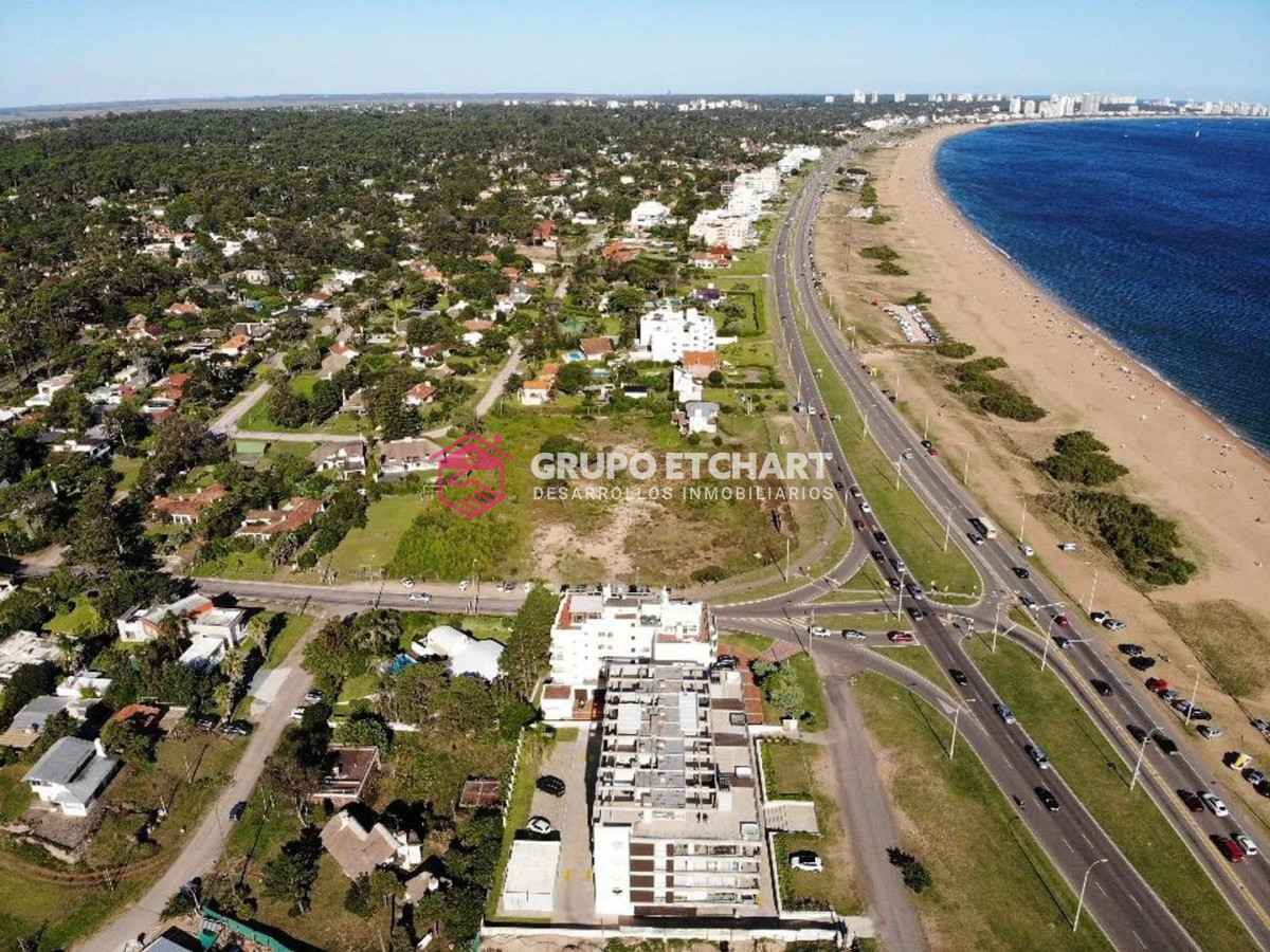 Terreno ID.35 - Terreno Frente al Mar Lote 10.376 m2 frente al mar Punta del Este
