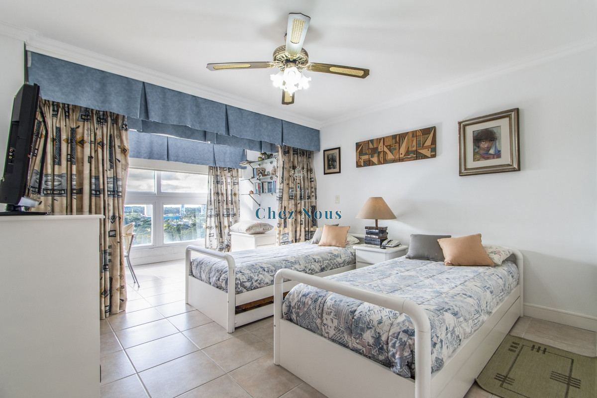 Apartamento ID.123 - Penthouse Frente Al Mar 4 Dormitorios en Venta 