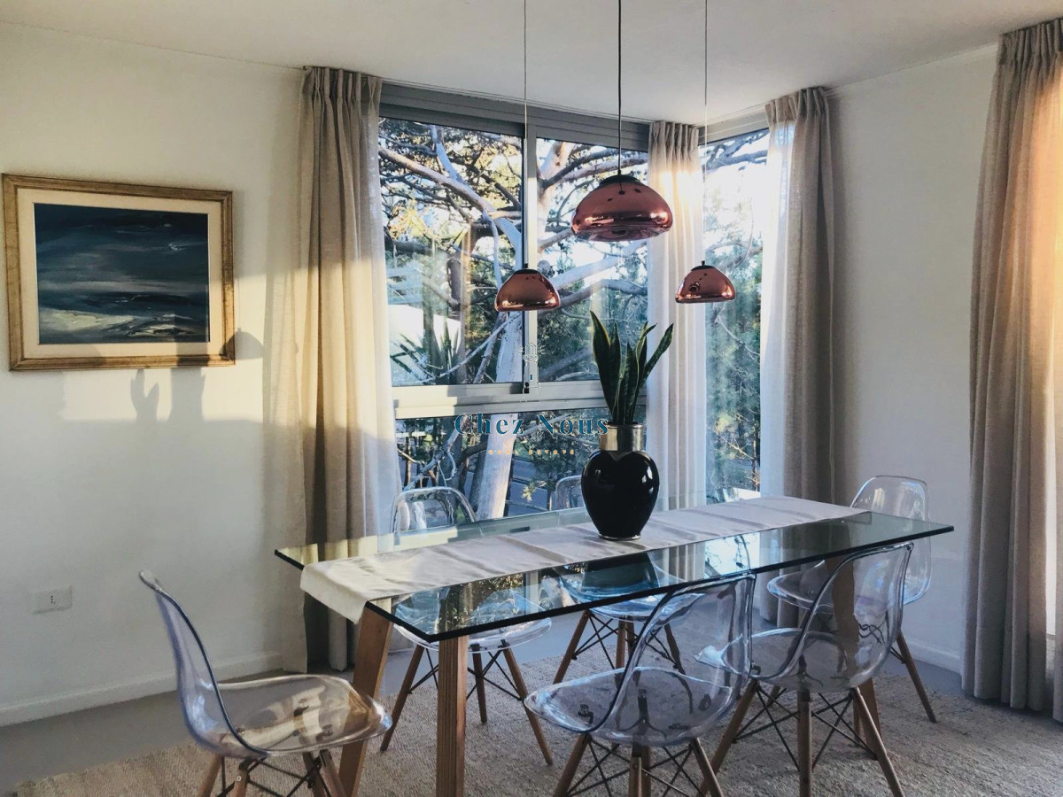 Apartamento ID.130 - Moderno Apartamento de Dos Dormitorios con Balcón en Venta - Punta del Este