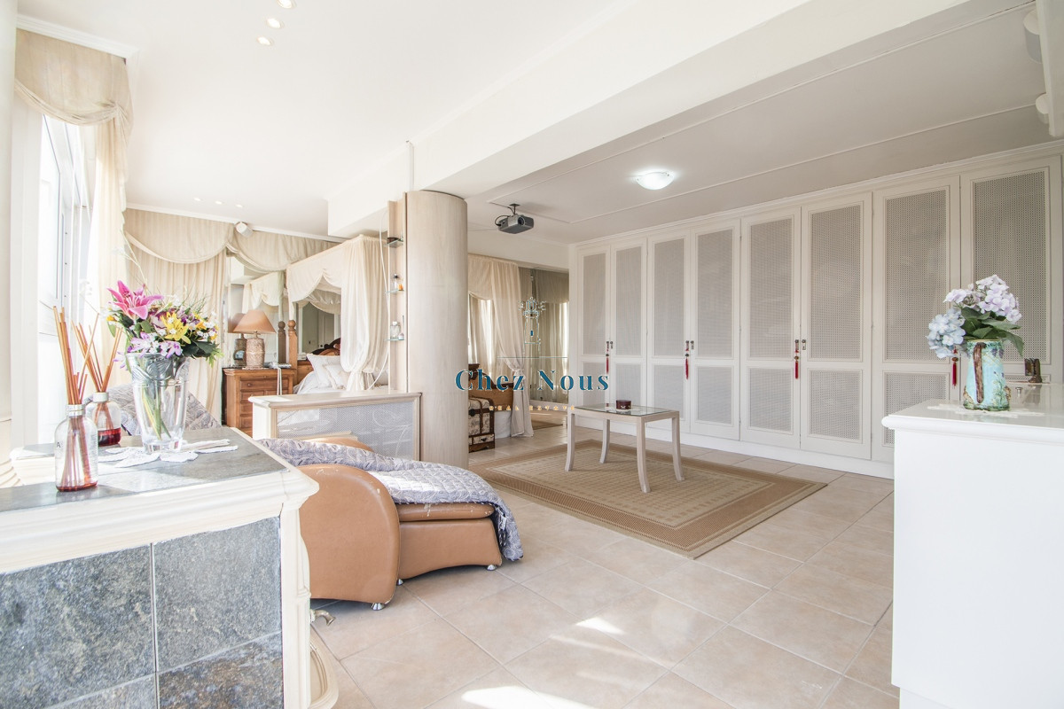Apartamento ID.123 - Penthouse Frente Al Mar 4 Dormitorios en Venta 