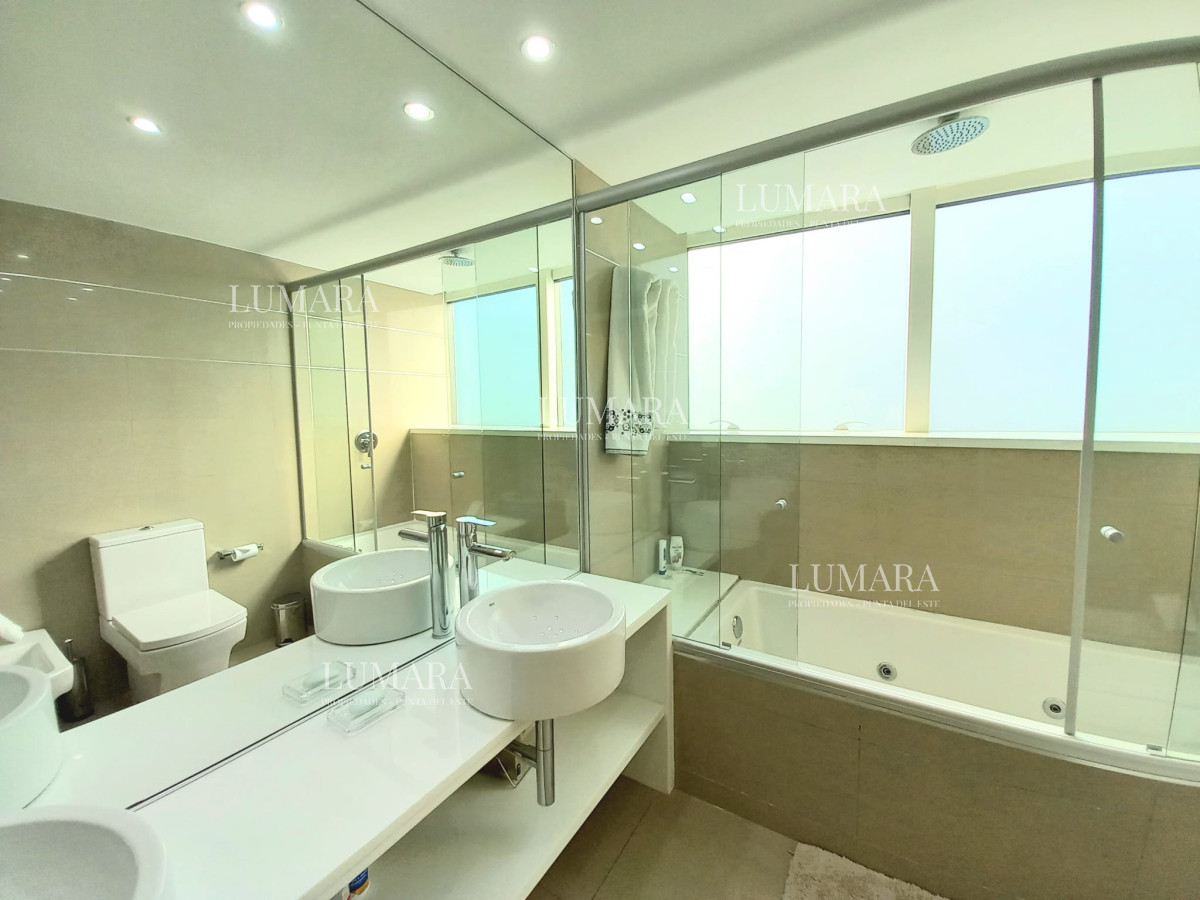 Apartamento ID.126 - Alexander Collection apartamento de 3 dormitorios con vista a Playa Mansa