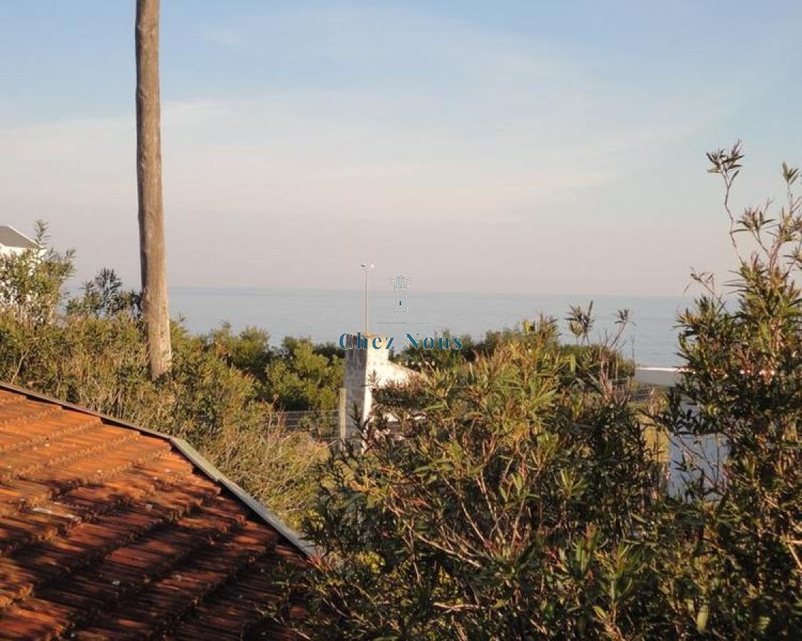 Casa ID.177 - Venta casa en Pinares a una cuadra de la Playa