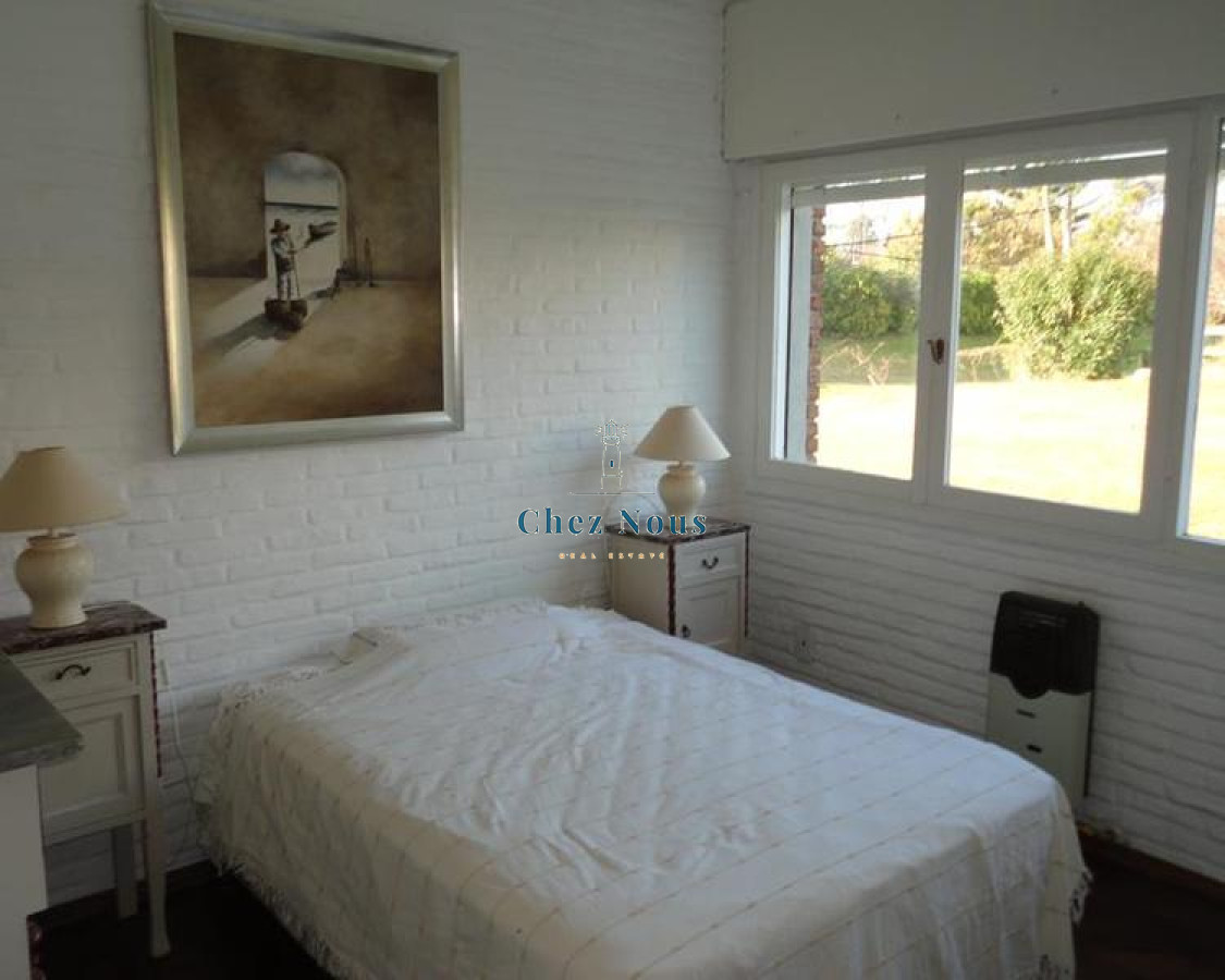 Casa ID.177 - Venta casa en Pinares a una cuadra de la Playa