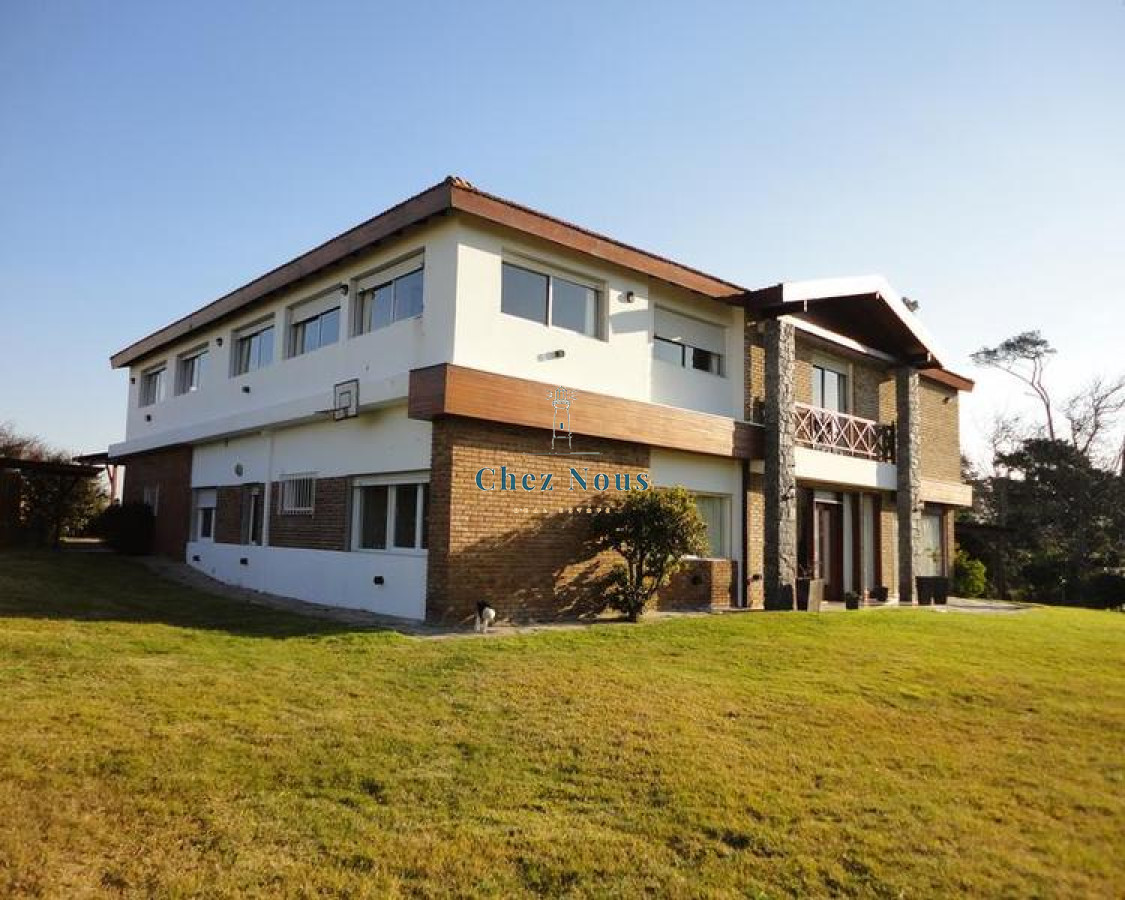 Casa ID.177 - Venta casa en Pinares a una cuadra de la Playa