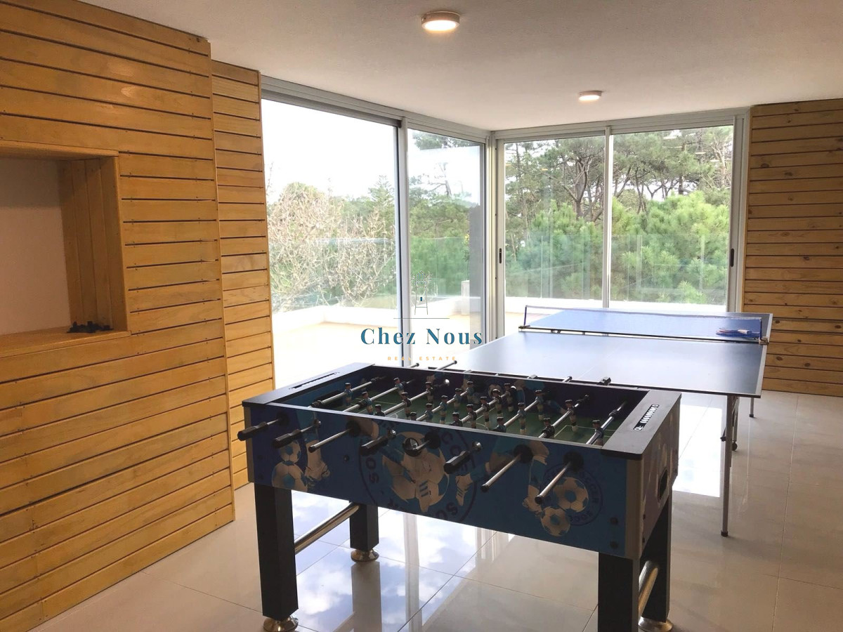 Apartamento ID.130 - Moderno Apartamento de Dos Dormitorios con Balcón en Venta - Punta del Este