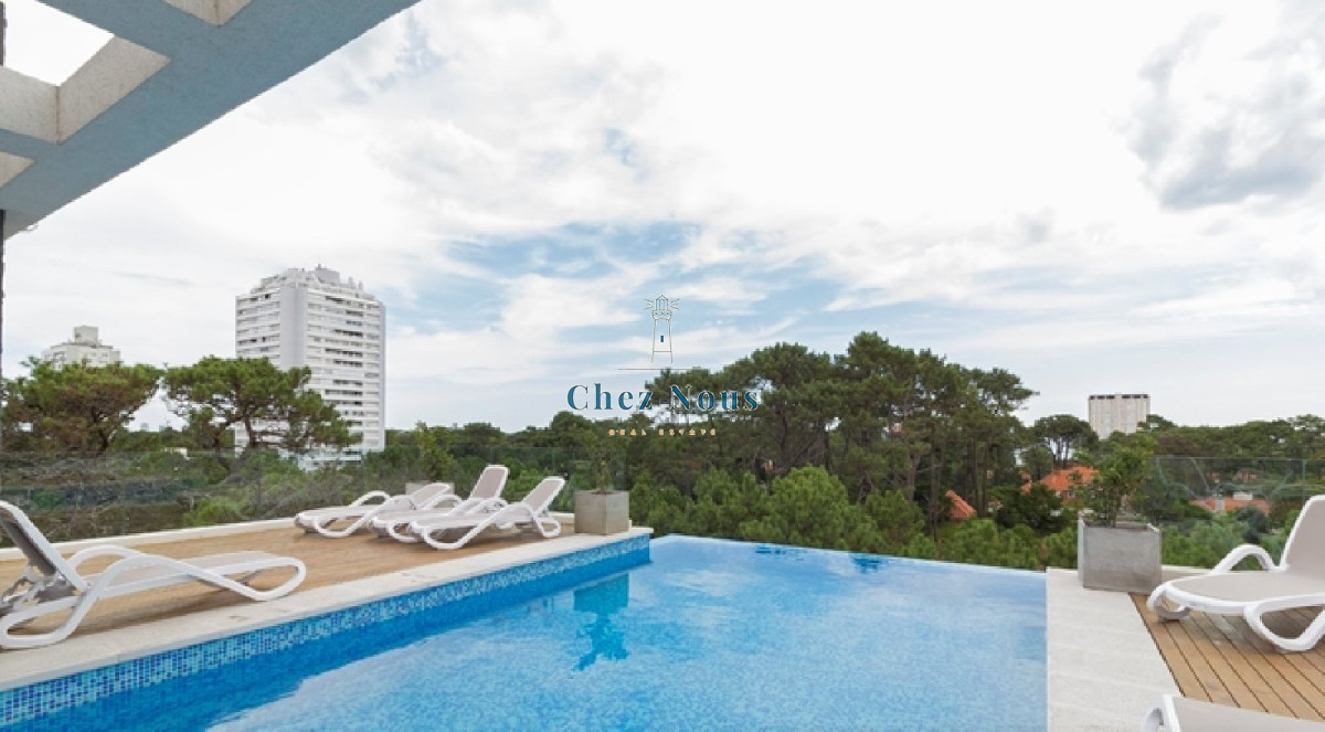 Apartamento ID.130 - Moderno Apartamento de Dos Dormitorios con Balcón en Venta - Punta del Este