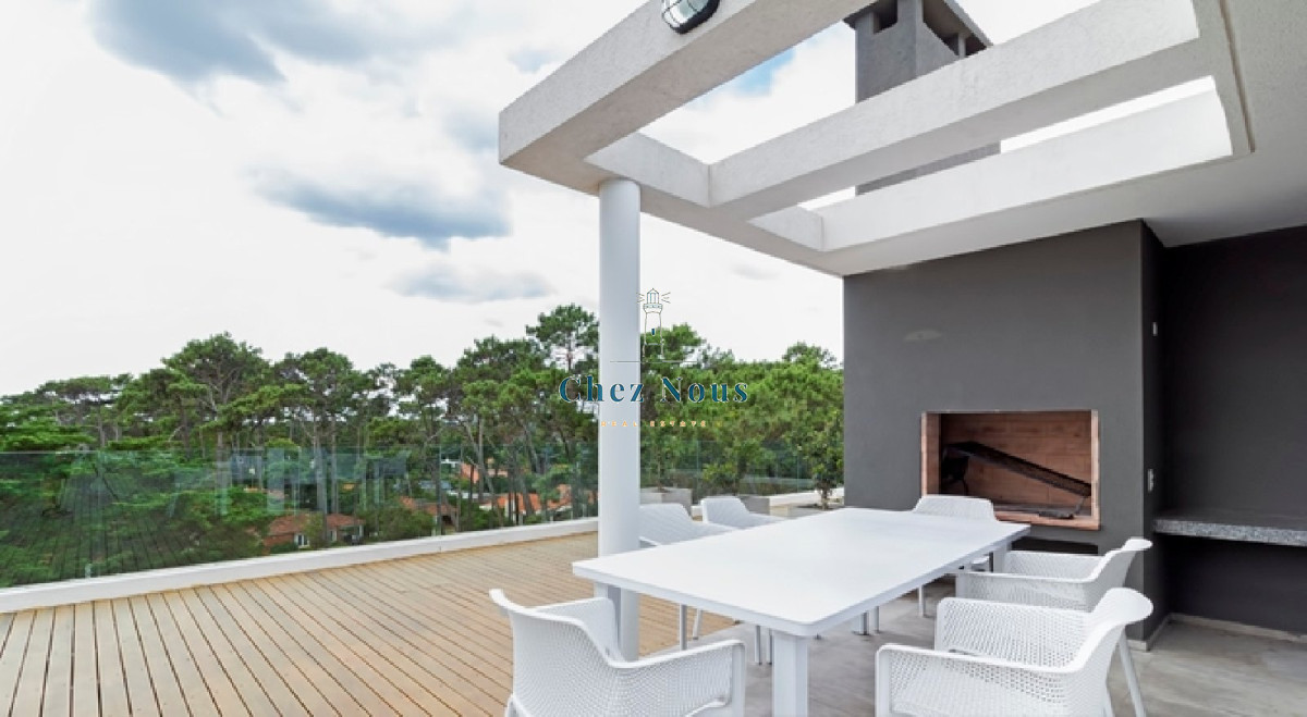 Apartamento ID.130 - Moderno Apartamento de Dos Dormitorios con Balcón en Venta - Punta del Este