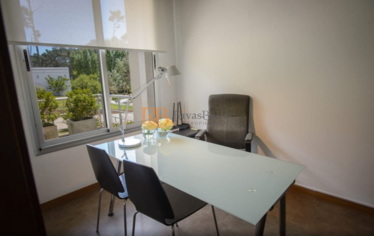 Casa ID.84 - Excelente propiedad en Barrio Privado - Cinco Dormitorios a metros del Mar