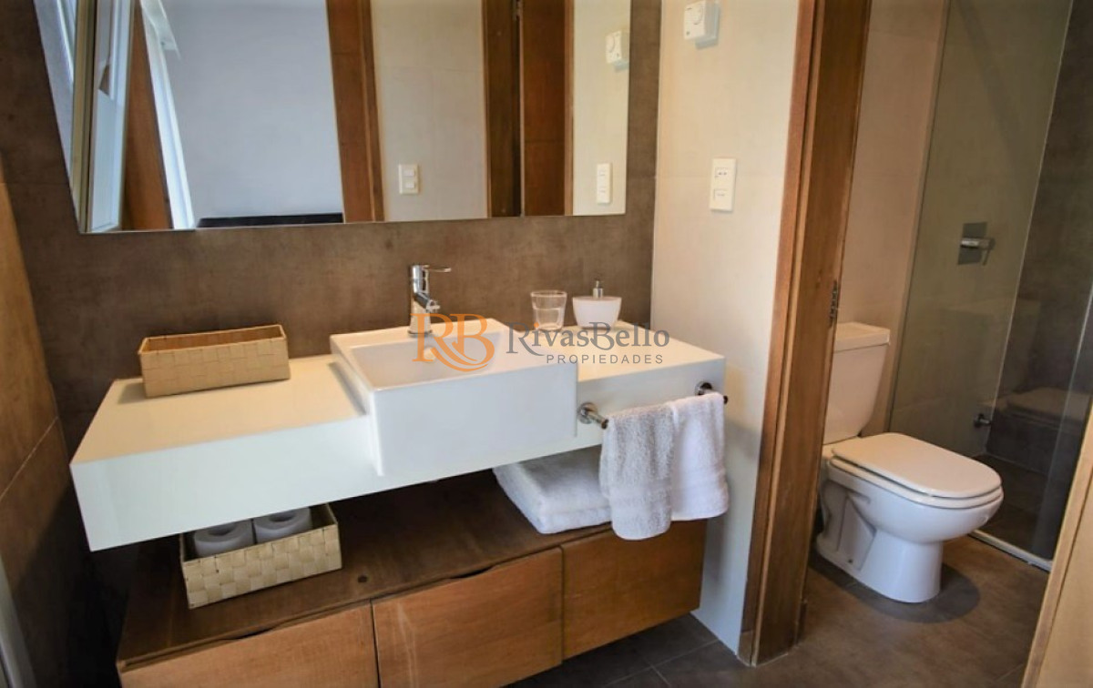 Casa ID.84 - Excelente propiedad en Barrio Privado - Cinco Dormitorios a metros del Mar