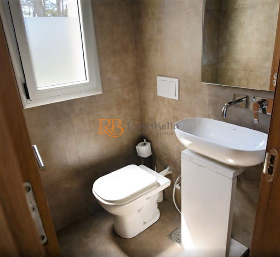 Casa ID.84 - Excelente propiedad en Barrio Privado - Cinco Dormitorios a metros del Mar