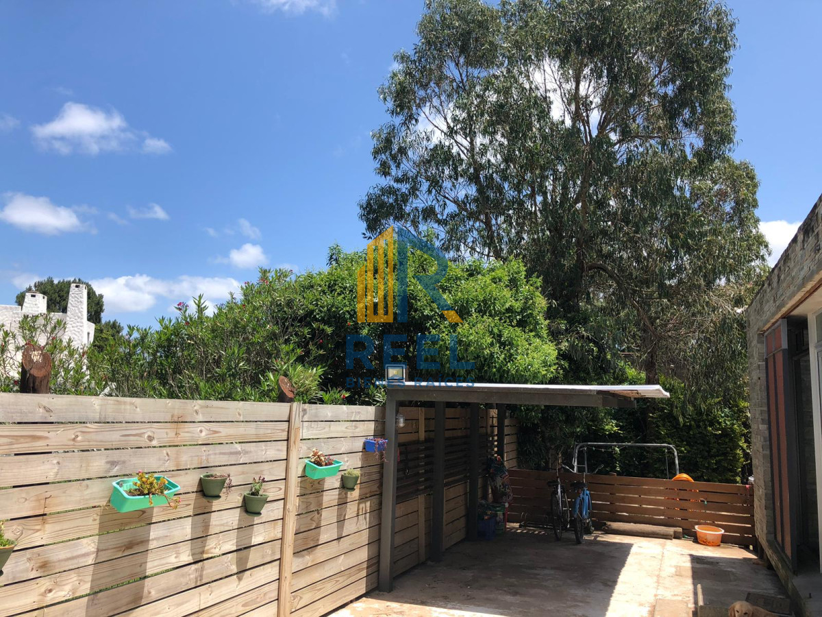 Casa ID.37 - Casa en Venta de 2 Dormitorios a pocos metros de Playa Mansa - Pinares Punta del Este