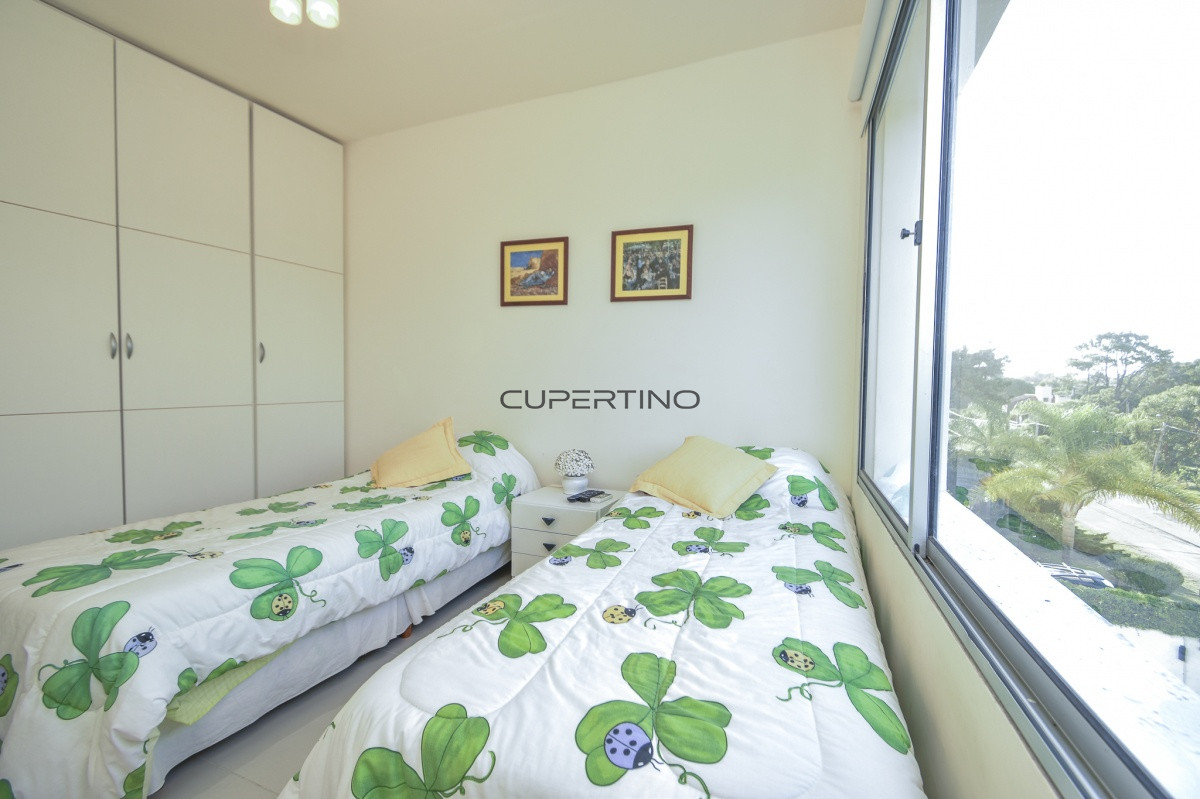 Apartamento ID.2067 - Excelente Apartamento de Tres Dormitorios frente al Mar - Punta Este
