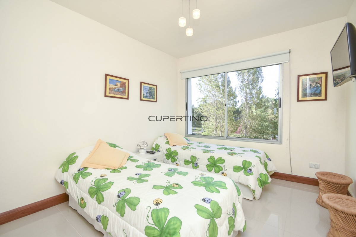 Apartamento ID.2067 - Excelente Apartamento de Tres Dormitorios frente al Mar - Punta Este