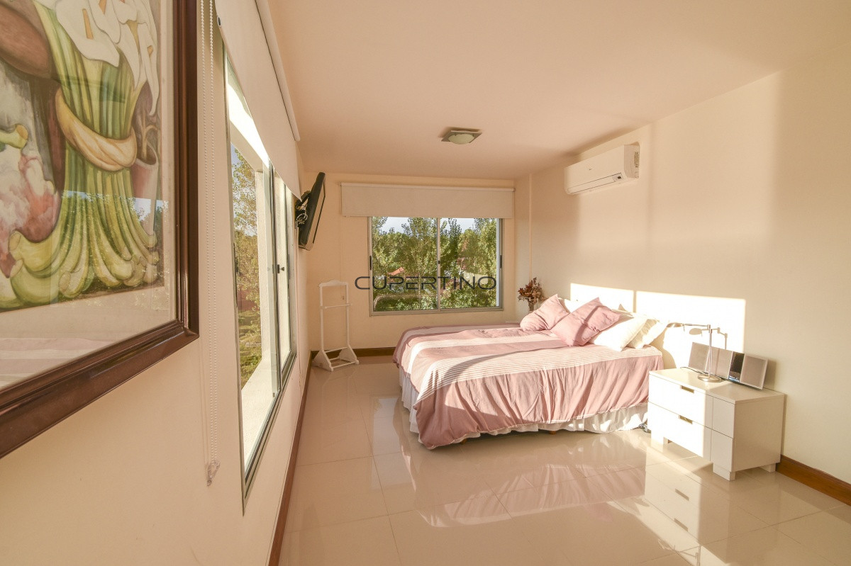 Apartamento ID.2067 - Excelente Apartamento de Tres Dormitorios frente al Mar - Punta Este