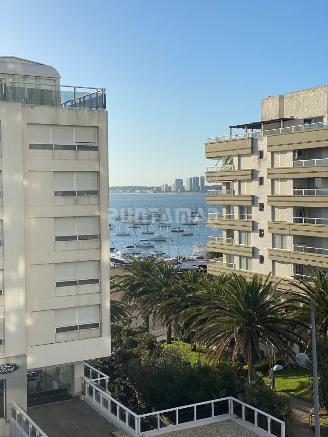 Apartamento ID.212963 - Apartamento de tres dormitorios en venta, Punta del Este