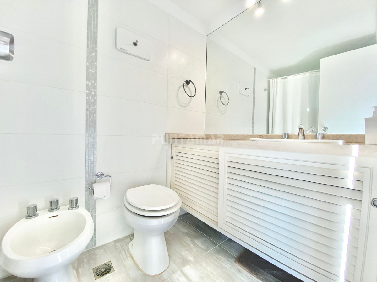 Apartamento ID.212963 - Apartamento de tres dormitorios en venta, Punta del Este