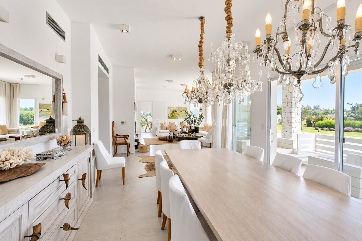 Casa ID.108 - Casa de 6 dormitorios en Laguna Estates 