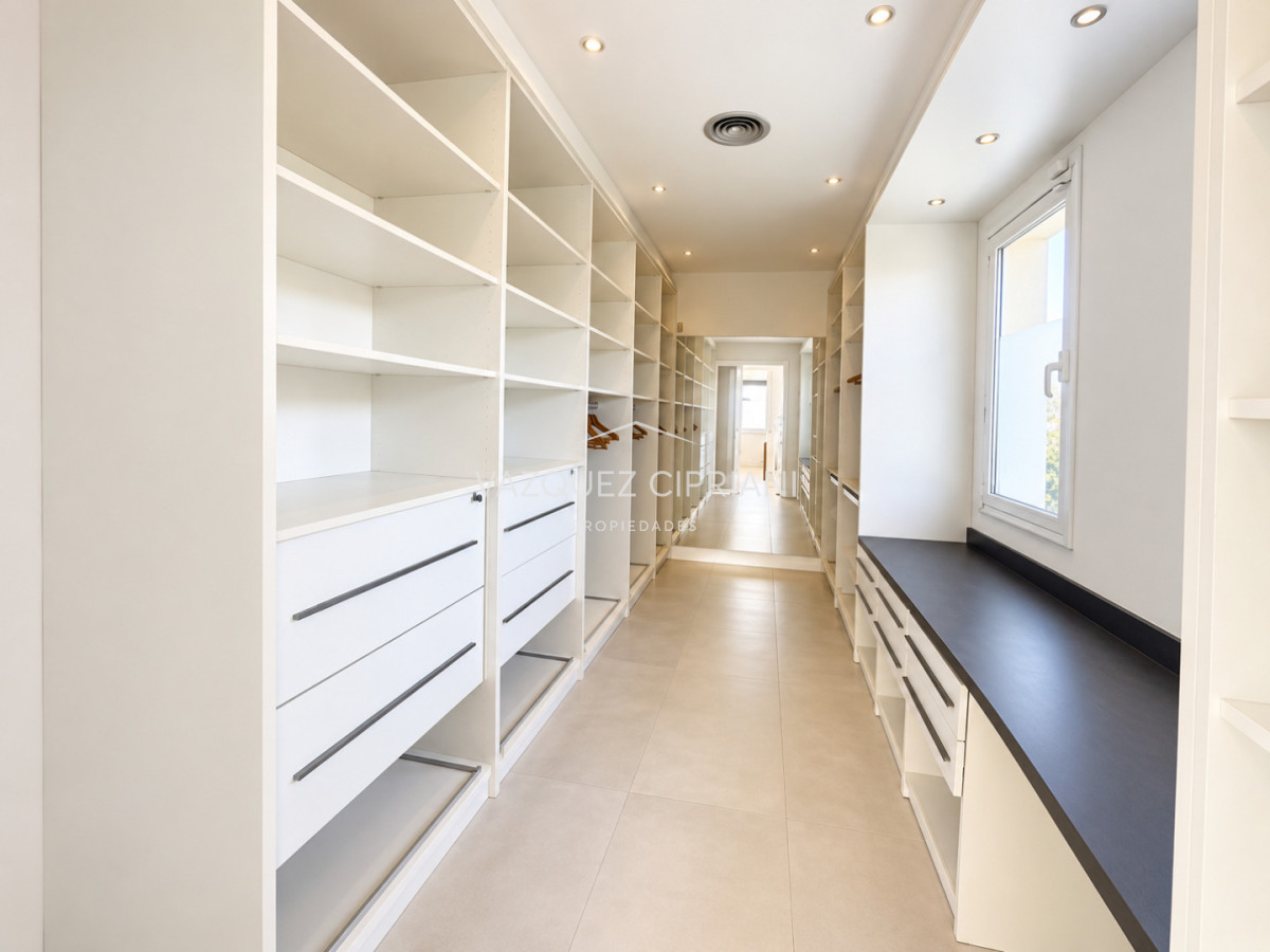 Casa ID.108 - Casa de 6 dormitorios en Laguna Estates 