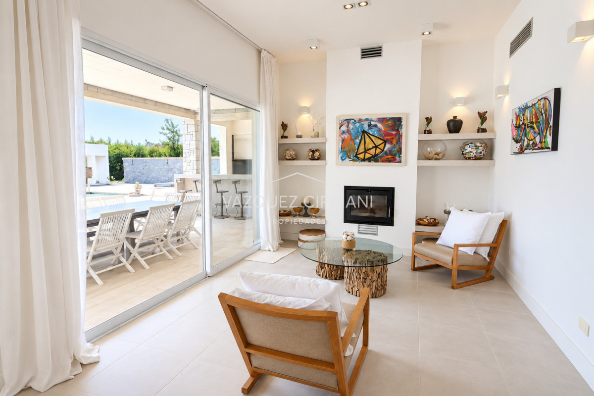 Casa ID.108 - Casa de 6 dormitorios en Laguna Estates 