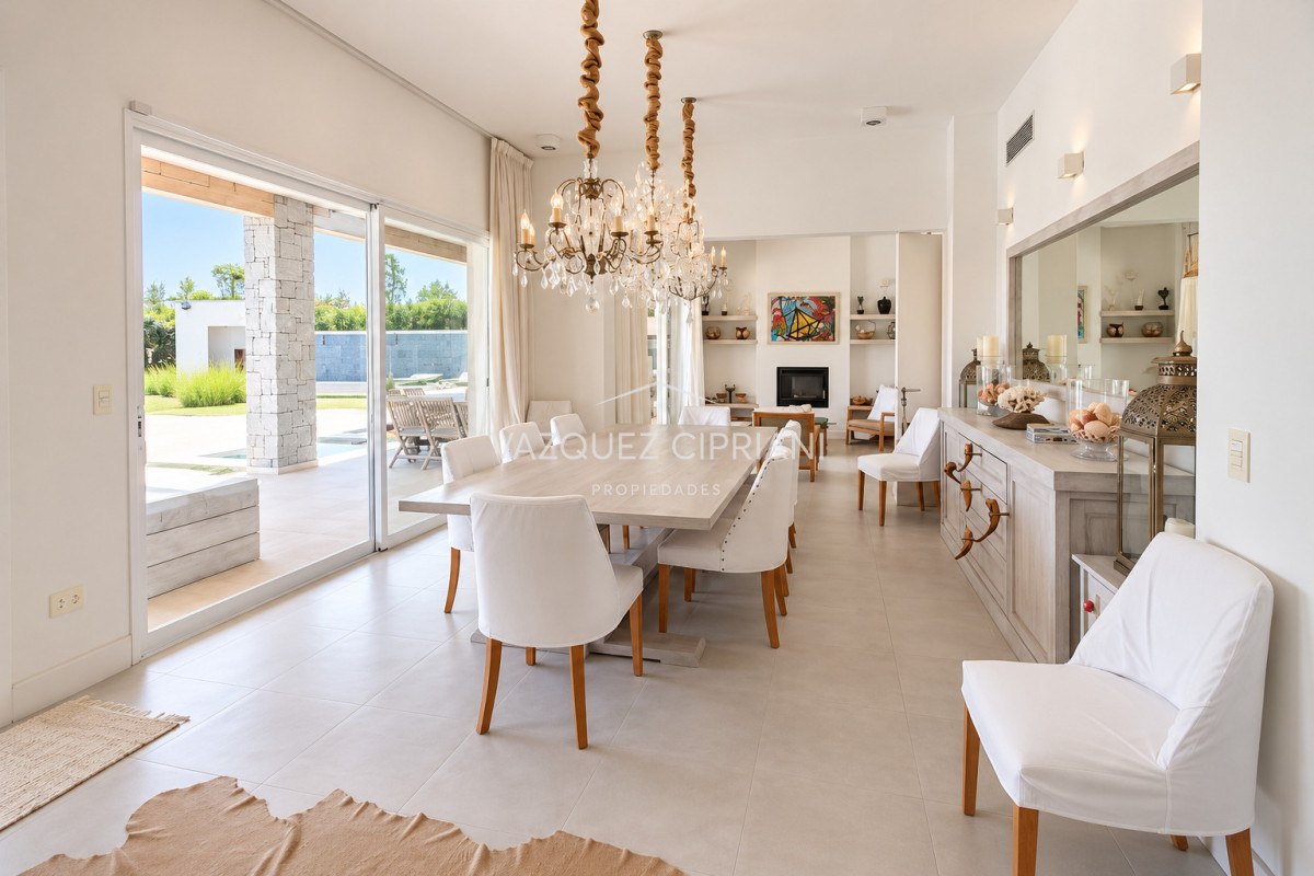 Casa ID.108 - Casa de 6 dormitorios en Laguna Estates 