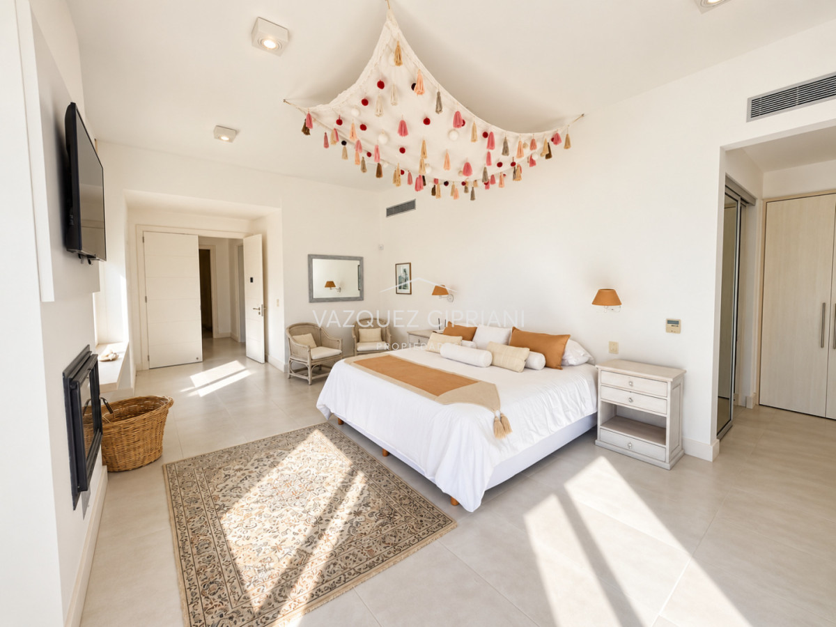 Casa ID.108 - Casa de 6 dormitorios en Laguna Estates 