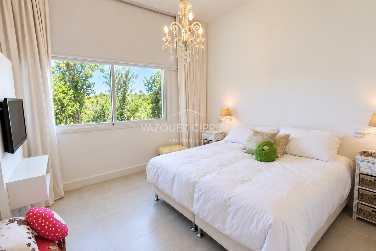 Casa ID.108 - Casa de 6 dormitorios en Laguna Estates 