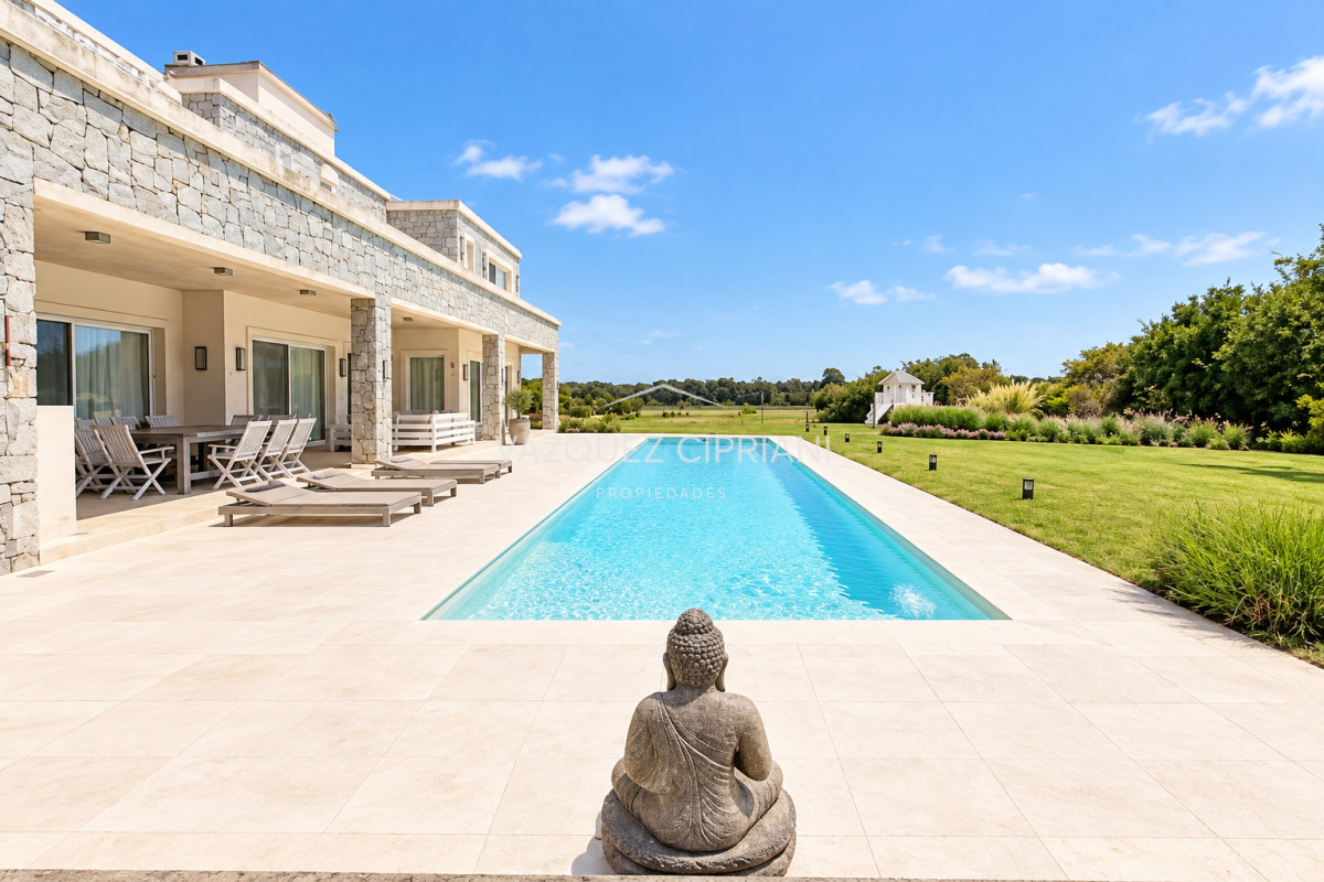 Casa ID.108 - Casa de 6 dormitorios en Laguna Estates 