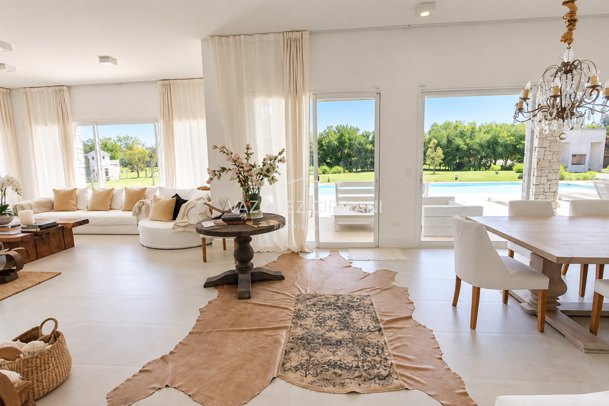 Casa ID.108 - Casa de 6 dormitorios en Laguna Estates 