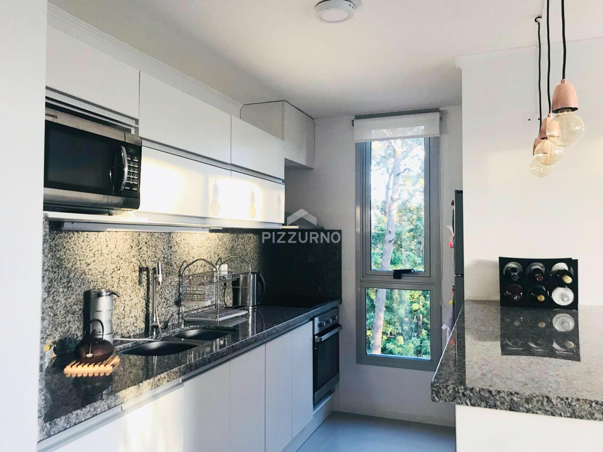 Apartamento Ref.400 - Moderno Apartamento de Dos Dormitorios con Balcón en Venta - Punta del Este