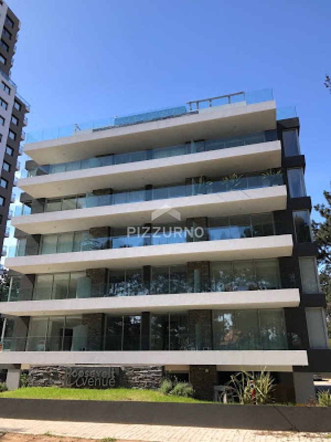 Apartamento Ref.400 - Moderno Apartamento de Dos Dormitorios con Balcón en Venta - Punta del Este