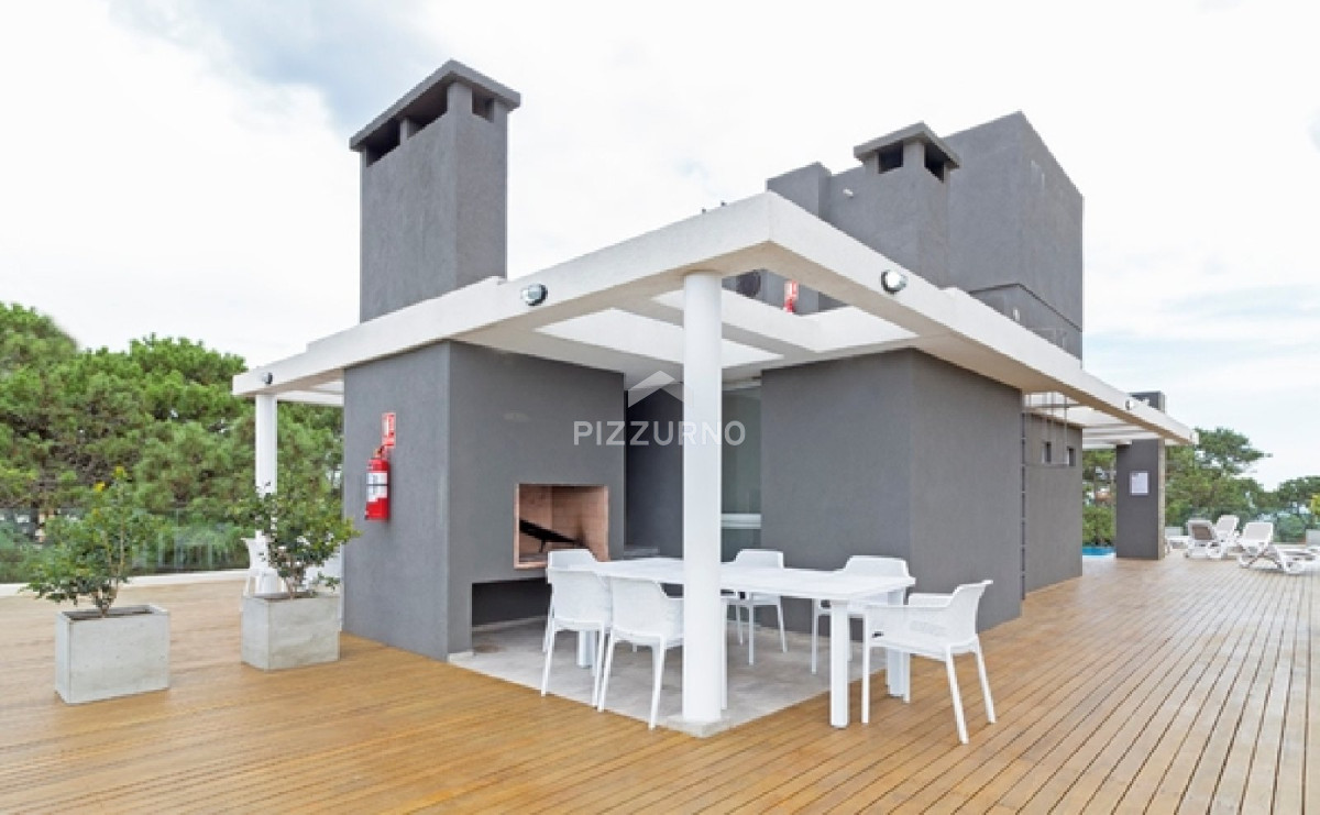 Apartamento Ref.400 - Moderno Apartamento de Dos Dormitorios con Balcón en Venta - Punta del Este