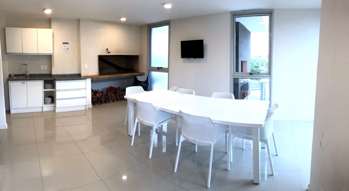 Apartamento Ref.400 - Moderno Apartamento de Dos Dormitorios con Balcón en Venta - Punta del Este