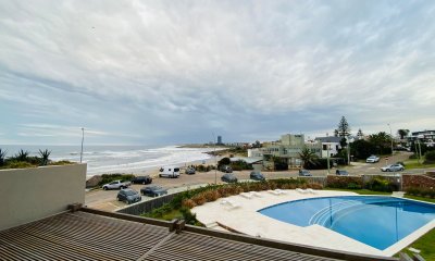 Venta y alquiler de amplio apartamento frente al mar, La Barra, Uruguay