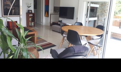 VENTA DE APARTAMENTO DE  DORMITORIOS EN EDIFICIO PARC DU SOLEI PUNTA DEL ESTE