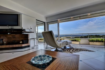 Apartamento Primera Fila Playa Brava en Alquiler 