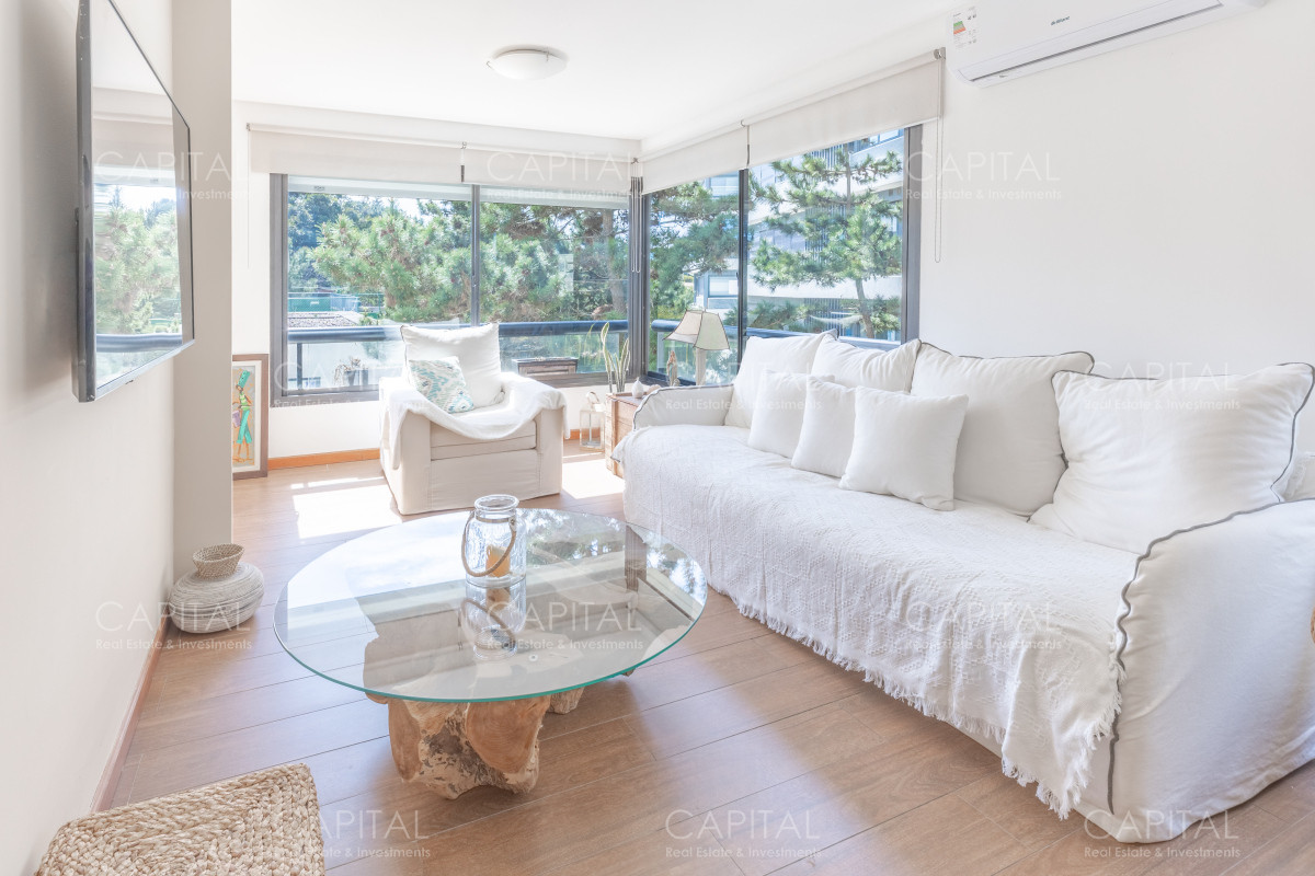 Apartamento en Venta Playa Brava 3 Dormitorios Primera Linea - CCP38902A