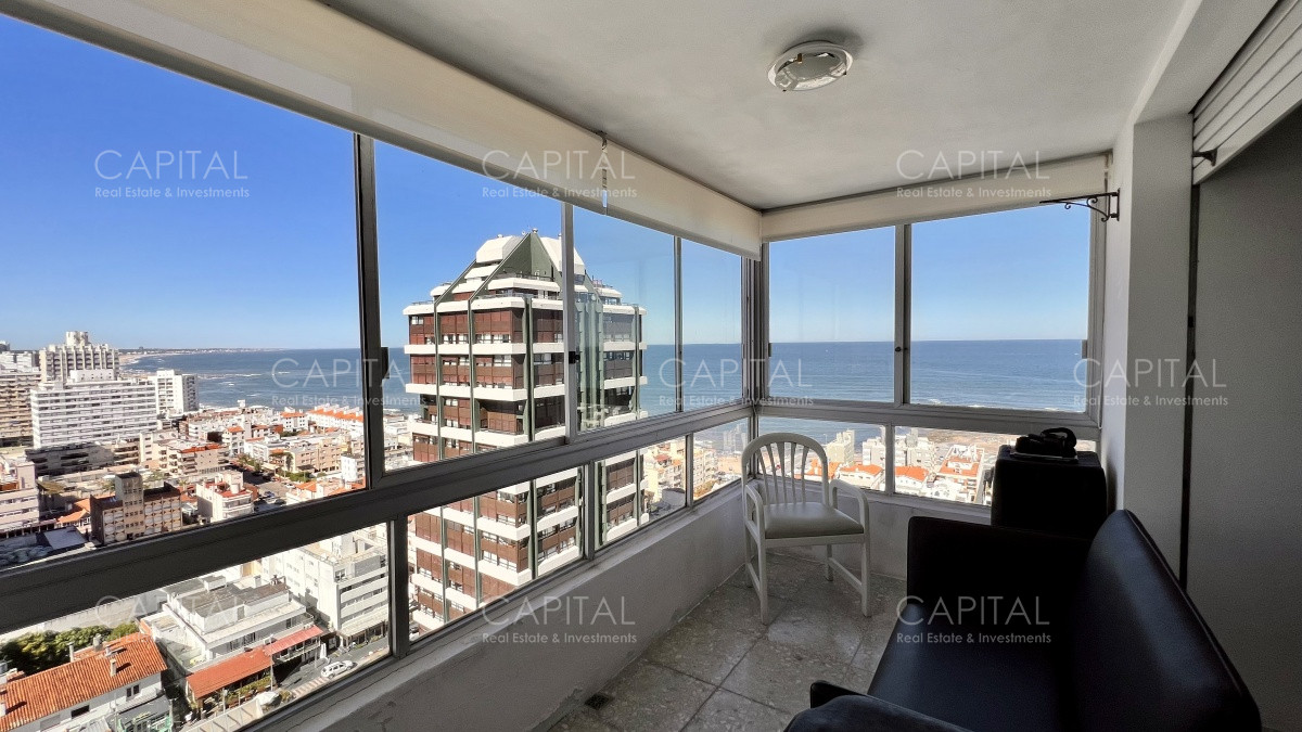 Venta departamento 2 dormitorios en peninsula Punta del Este - CCP32390A