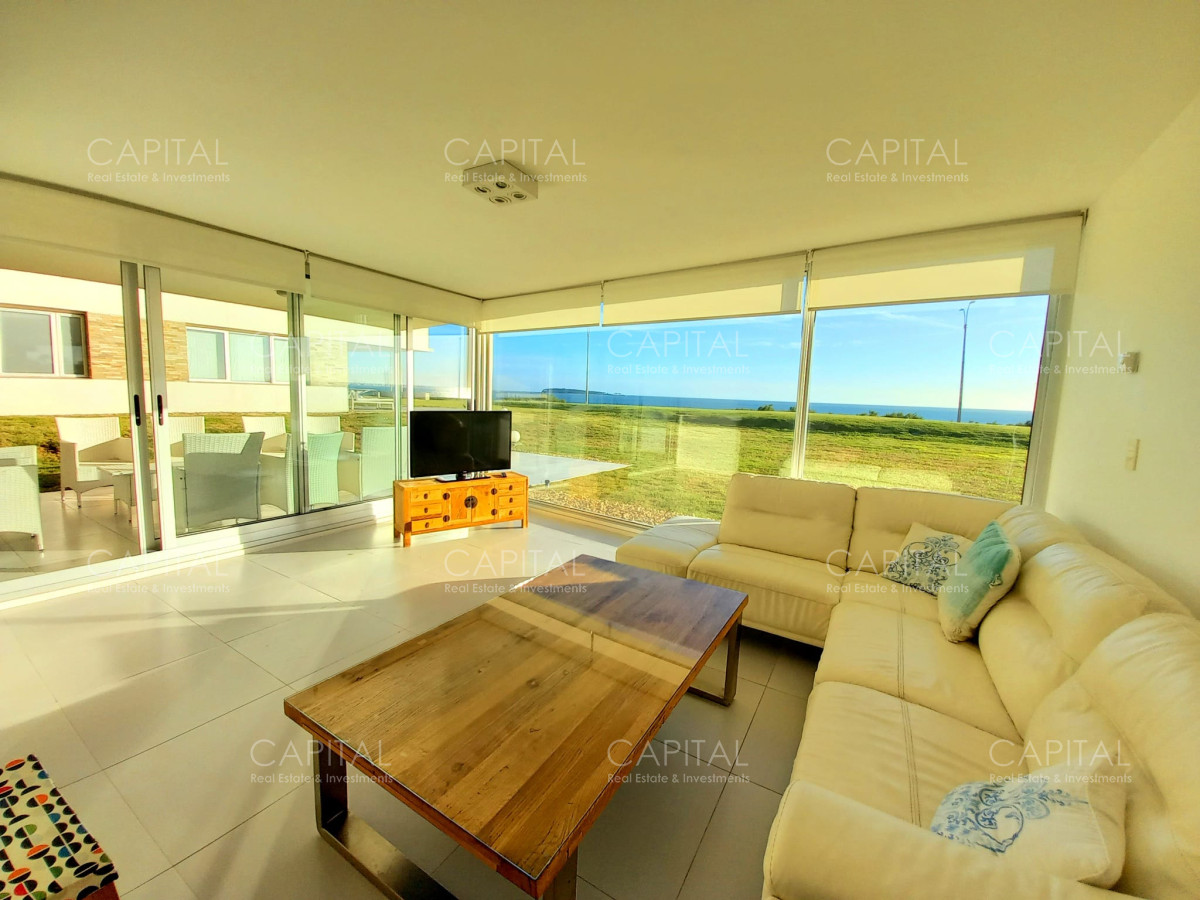 Venta Apartamento Esquinero Primera Línea playa Mansa - CCP32025A