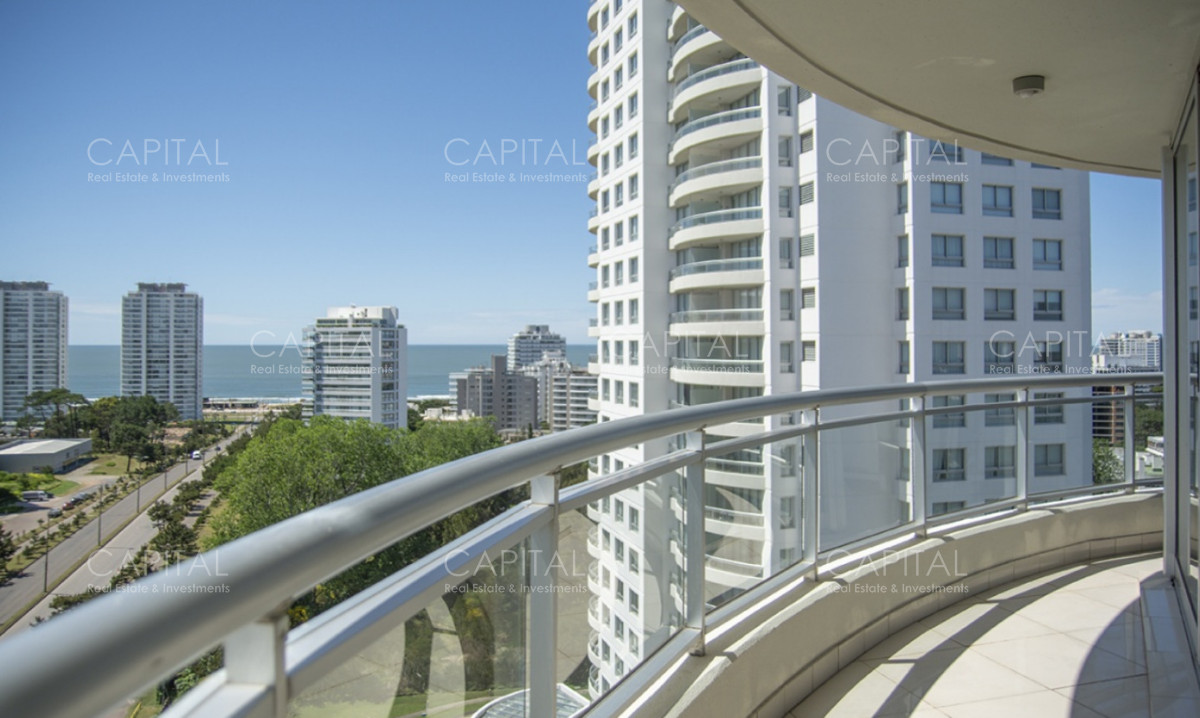 Apartamento de 4 dormitorios en alquiler temporal en Playa Brava - CCP39379A