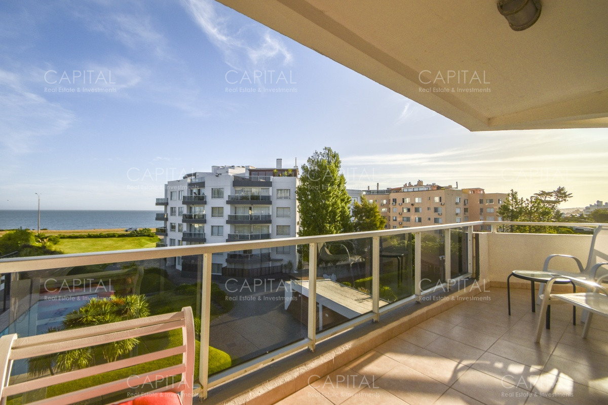 Excelente Apartamento de Tres Dormitorios frente al Mar - Punta Este - CCP28872A