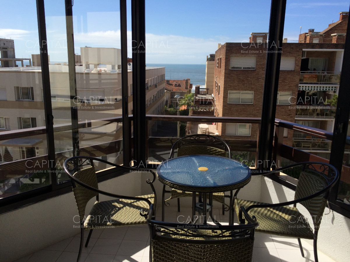 Venta de apartamento en península a pasos de la Playa El Emir - CCP29302A