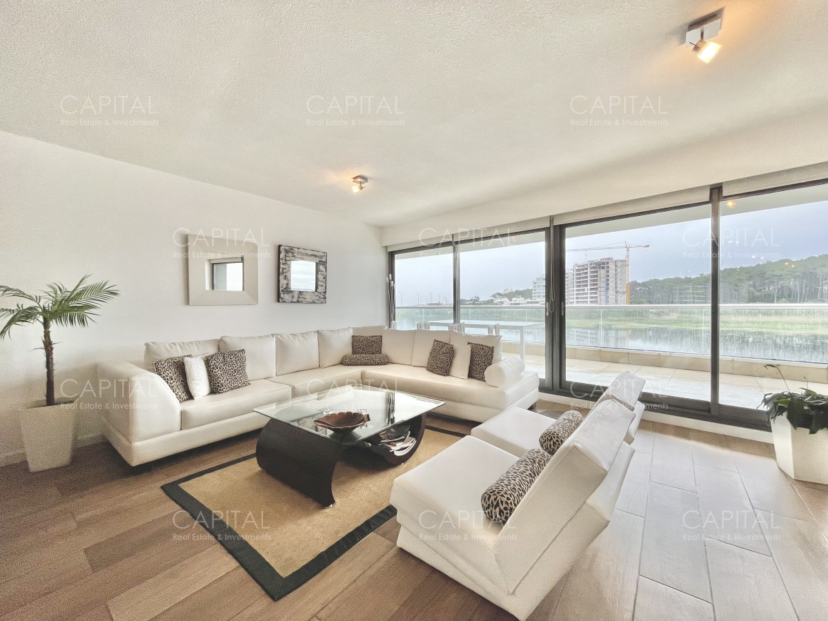 Apartamento en Venta de Tres Dormitorios en Laguna del Diario Punta del Este - CCP36205A