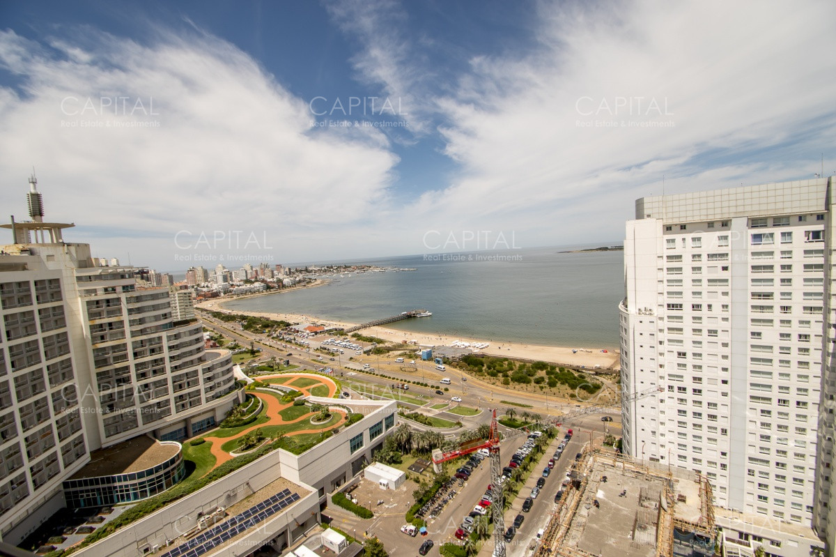 Apartamento Season Tower Playa Mansa 2 dormitorios Jacuzzi mirando al Mar - CCP25836A