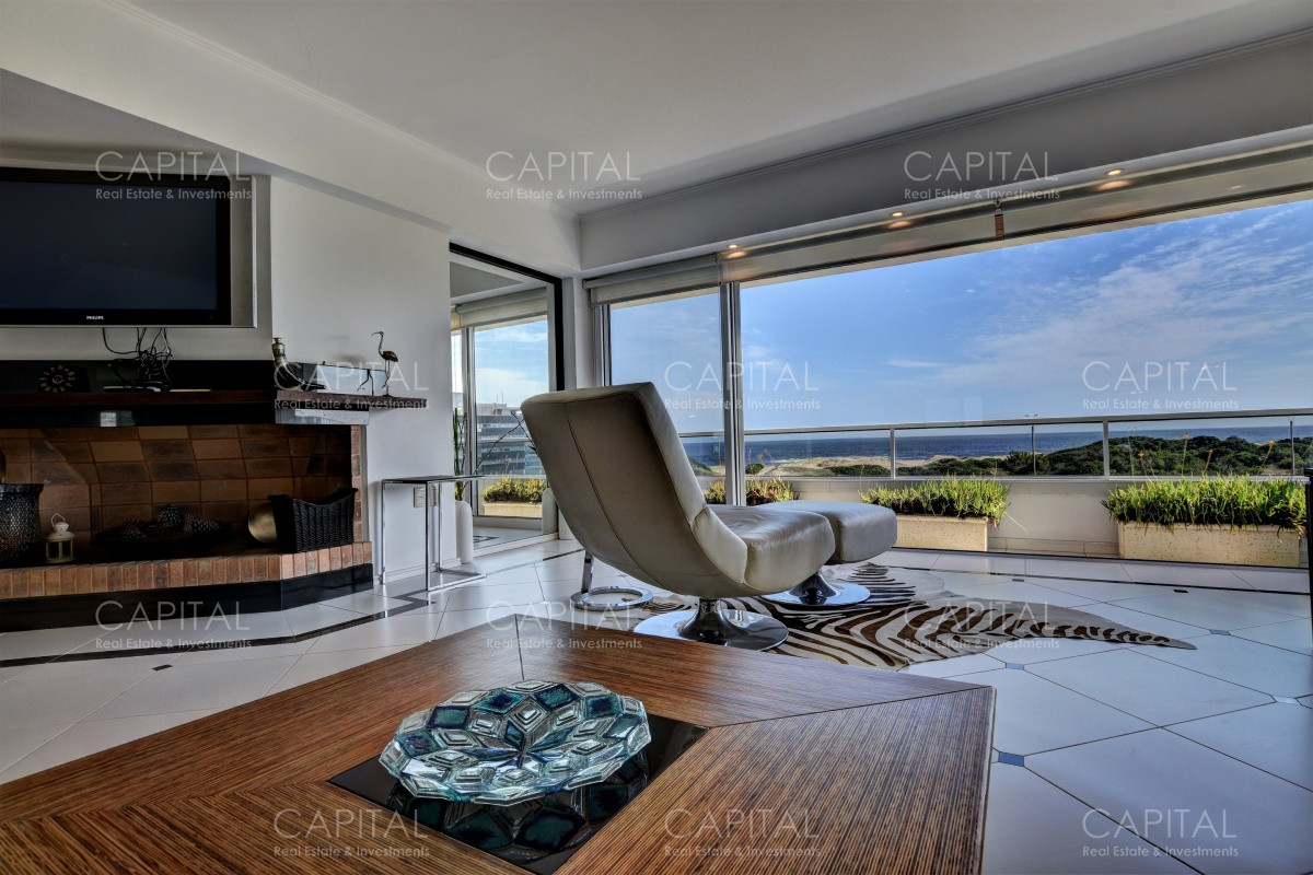 Apartamento Primera Fila Playa Brava en Alquiler  - CCP27366A