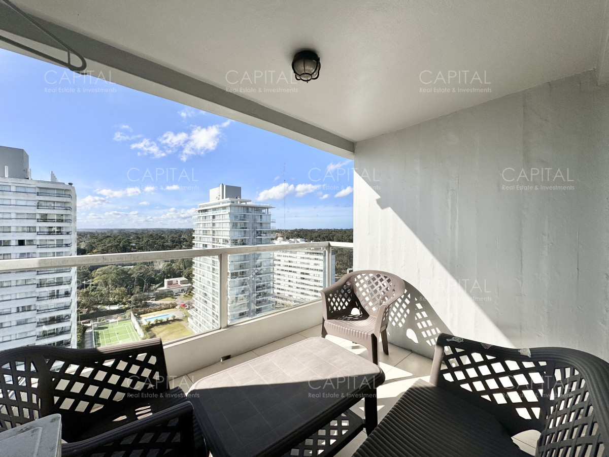 Apartamento En Venta en Punta del Este Avda. Roosevelt Reciclado - CCP33210A