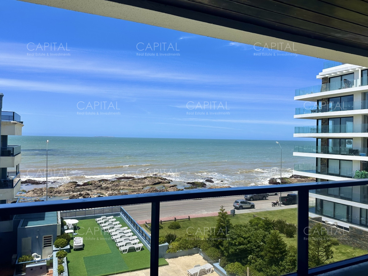 Apartamento de tres dormitorios en alquiler Peninsula Punta del Este. - CCP35504A